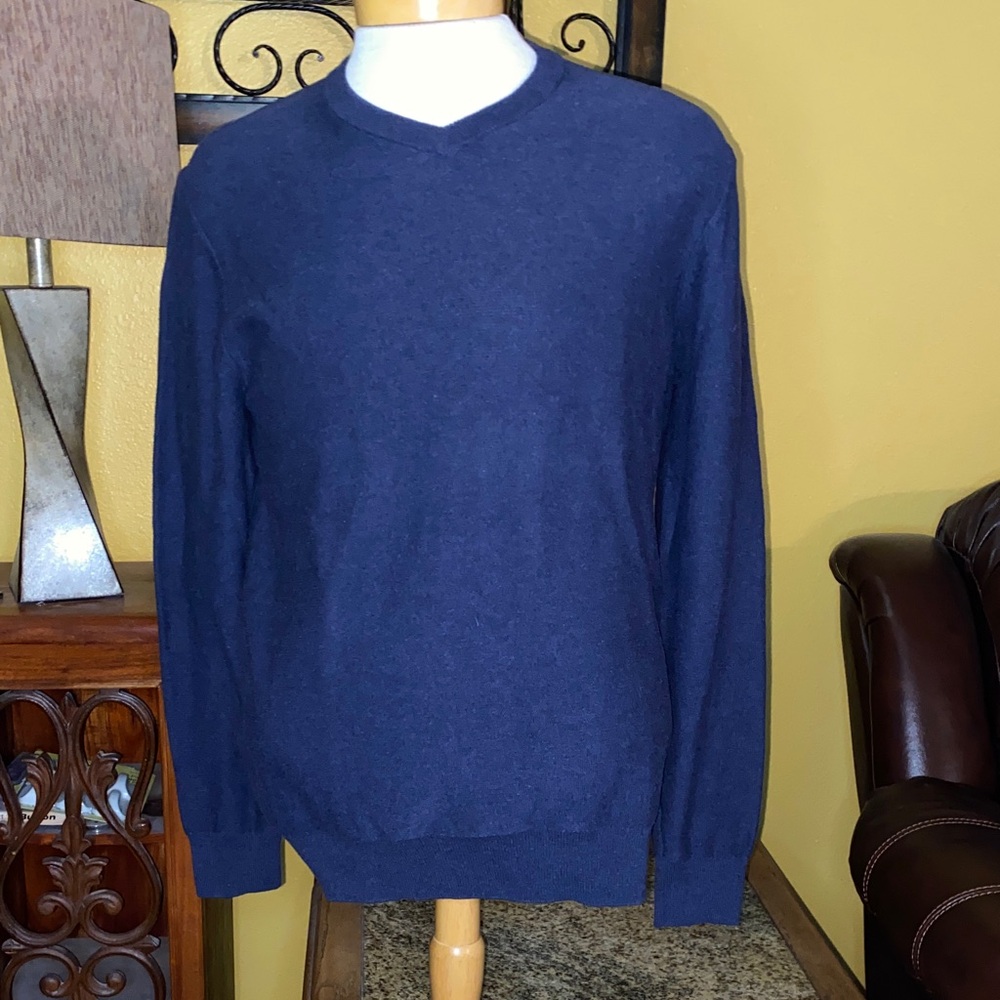 Lachlan NWT Navy Sweater